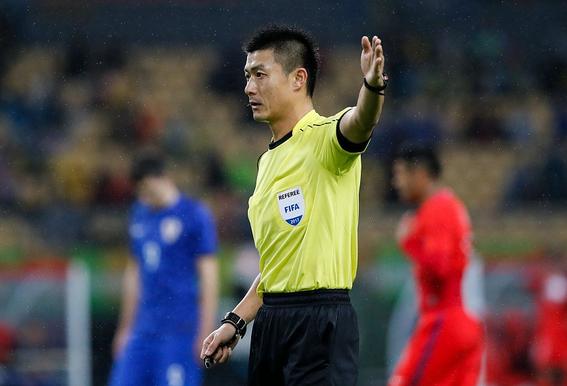 饱受质疑的中超裁判究竟待遇如何,中超足球裁判一场收入