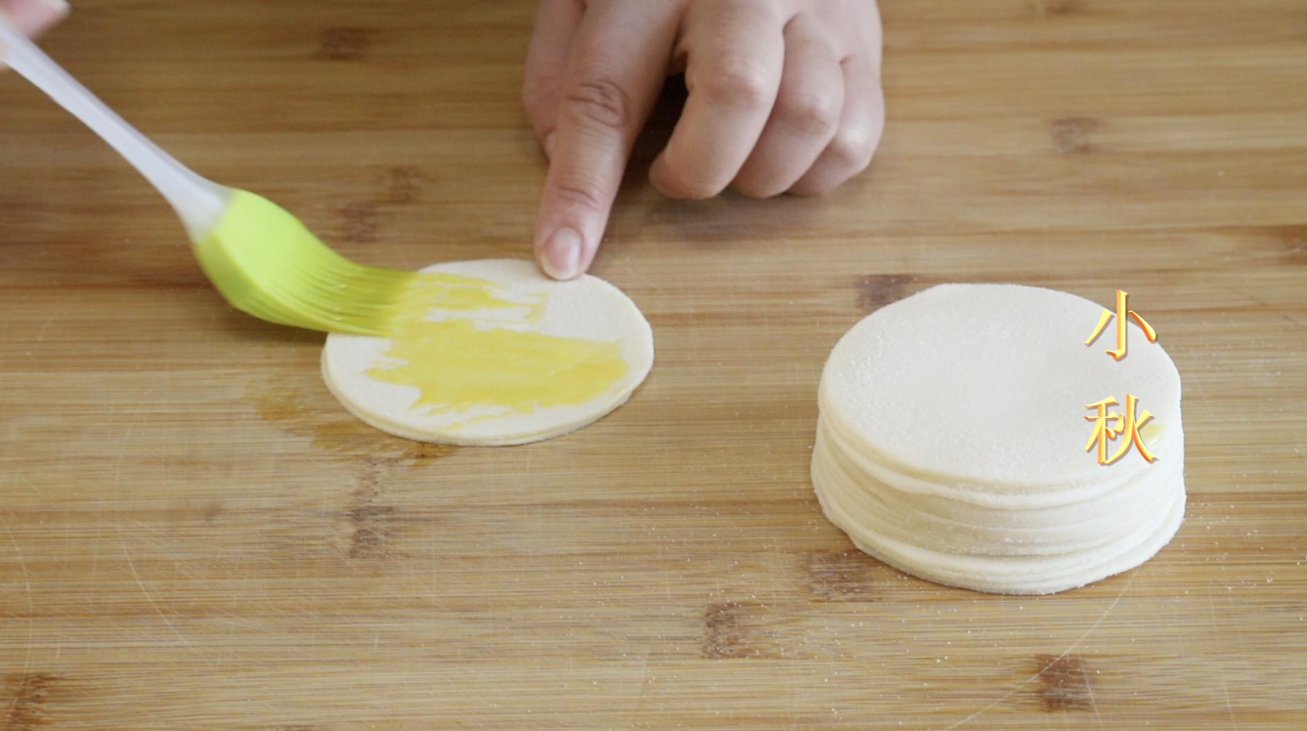 家里剩些饺子皮可以做什么美食呢,吃剩的饺子皮这样做很好吃哦