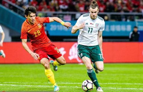 十大国脚神级停球,0:6国足失误