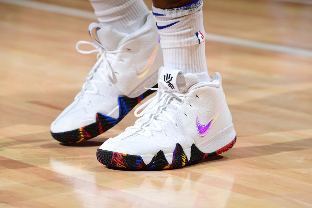 太阳总……有喜欢穿风骚球鞋的球员，走了一个塔克，冒出俩控卫…