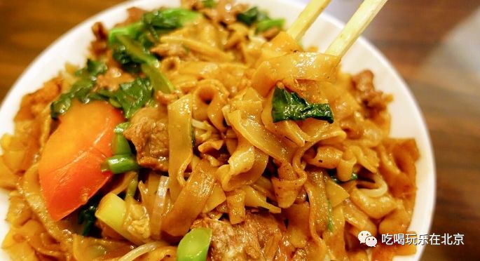 这么low的店，竟然这么多人抢着去吃