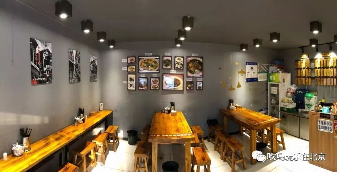 这么low的店，竟然这么多人抢着去吃