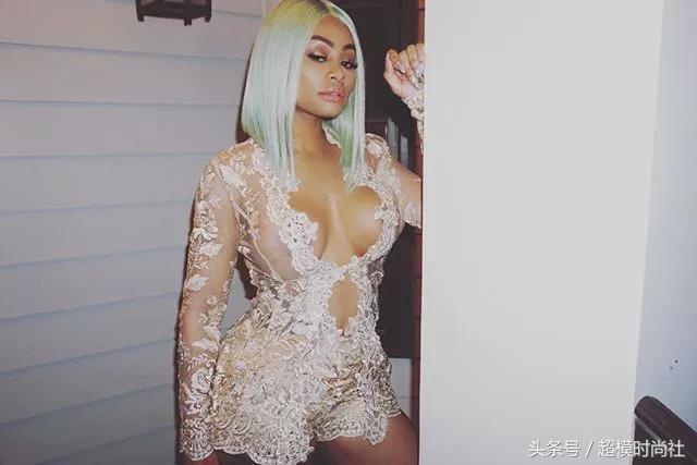 艳照全网热传！比大胸巨臀更牛逼的是她手撕卡戴珊家族的上位史