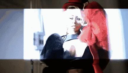 艳照全网热传！比大胸巨臀更牛逼的是她手撕卡戴珊家族的上位史