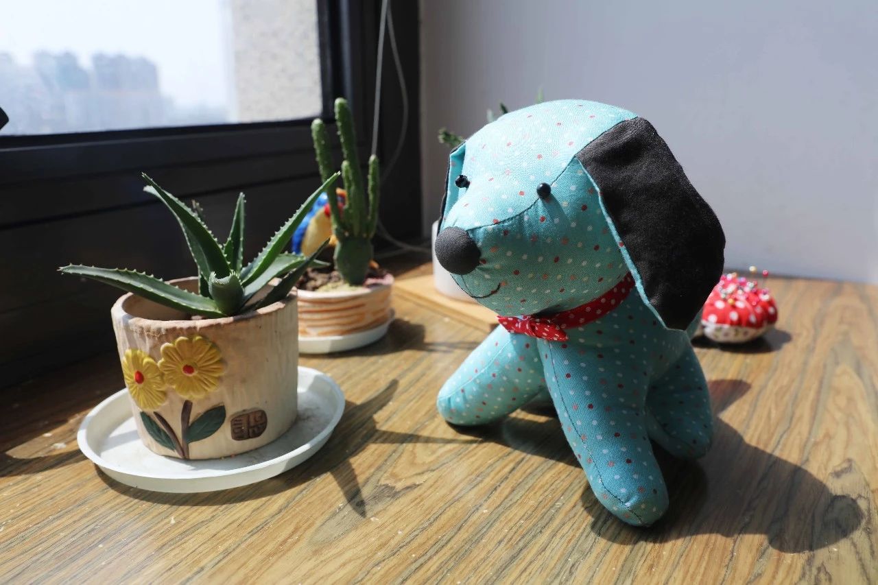 做狗狗玩偶的教程,怎么样用狗狗的毛做一个小型玩偶