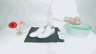 小白鞋发黄了别愁教你一招,小白鞋发黄咋也洗不白