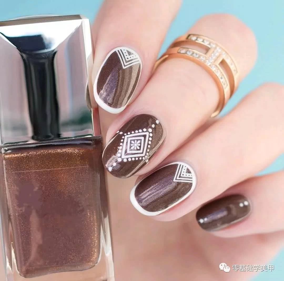 甲面过宽不贴甲片怎么美甲,甲面小的人适合什么形状的美甲