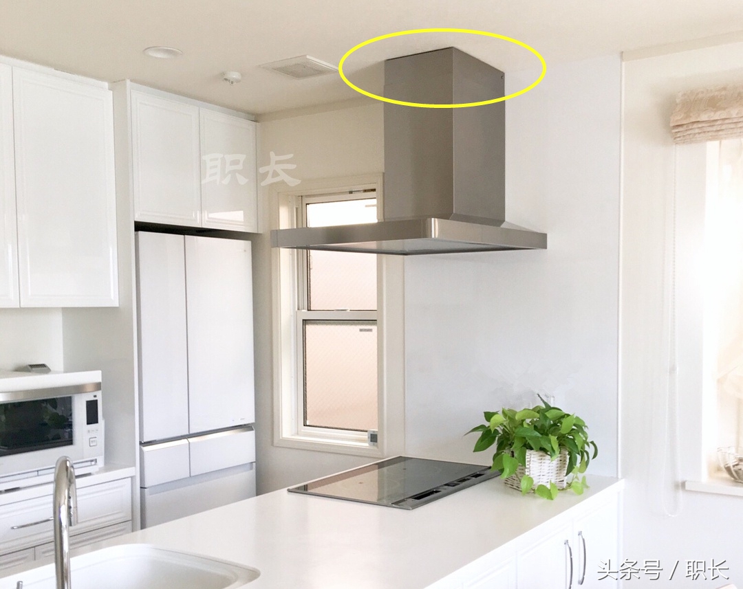 排烟管道怎么不占用橱柜空间,厨房排烟管在吊柜里怎么处理