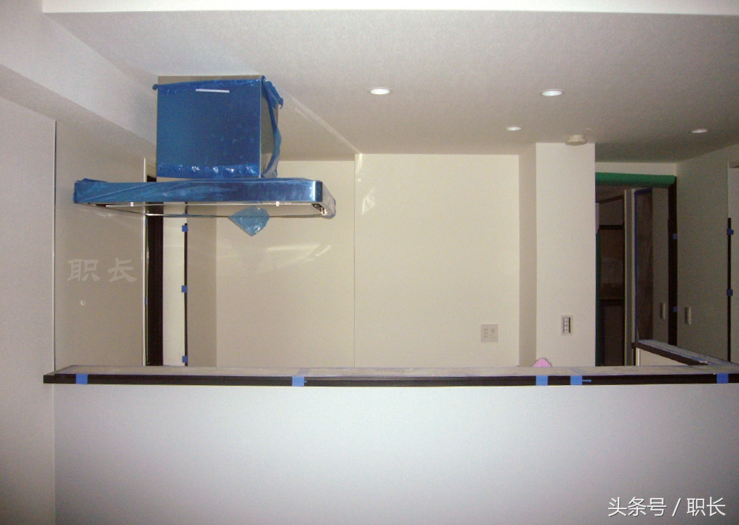 排烟管道怎么不占用橱柜空间,厨房排烟管在吊柜里怎么处理