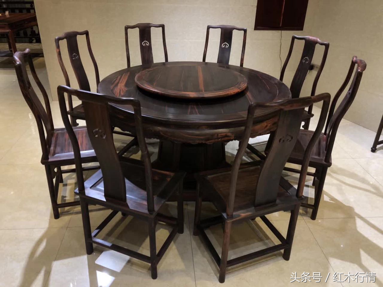 最流行的红木餐桌,哪种红木餐桌最实用好看