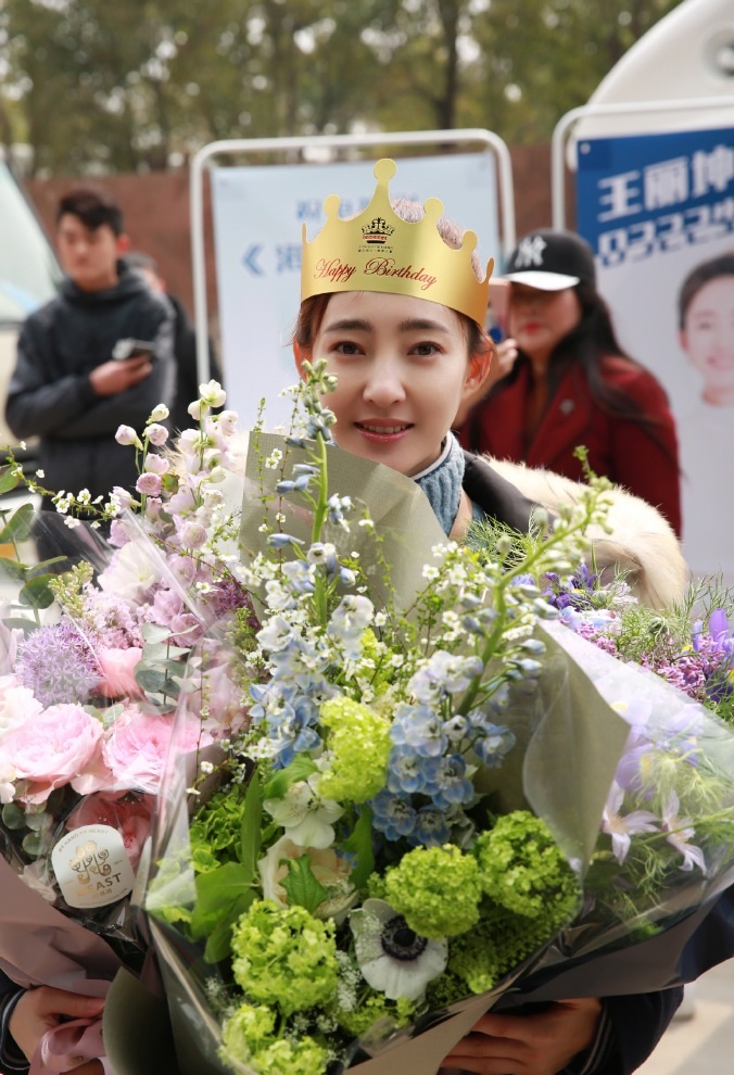 王丽坤穿搭图片大全,32岁的王丽坤近照