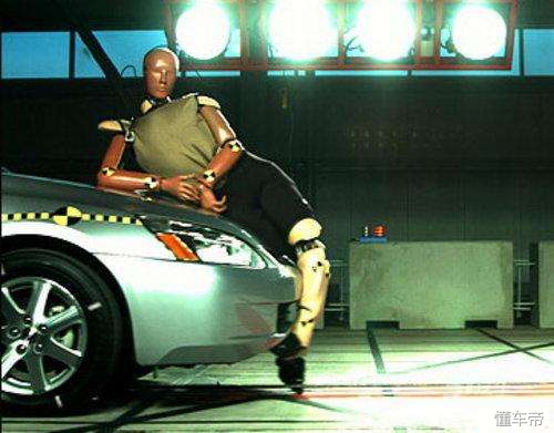 轿车除了安全带还有什么安全装置,汽车常见的主动安全装置有什么