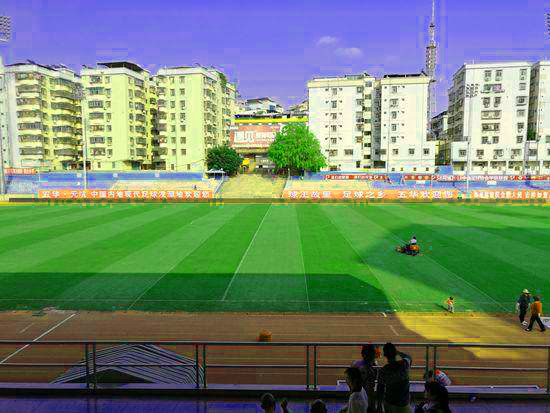 五华室内足球场,梅州五华客家足球场有多大
