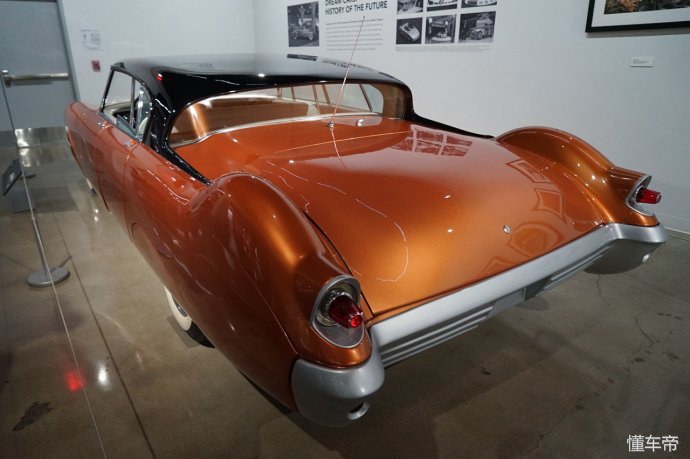 汽车博物馆带你了解蝙蝠侠战车,汽车博物馆蝙蝠侠战车