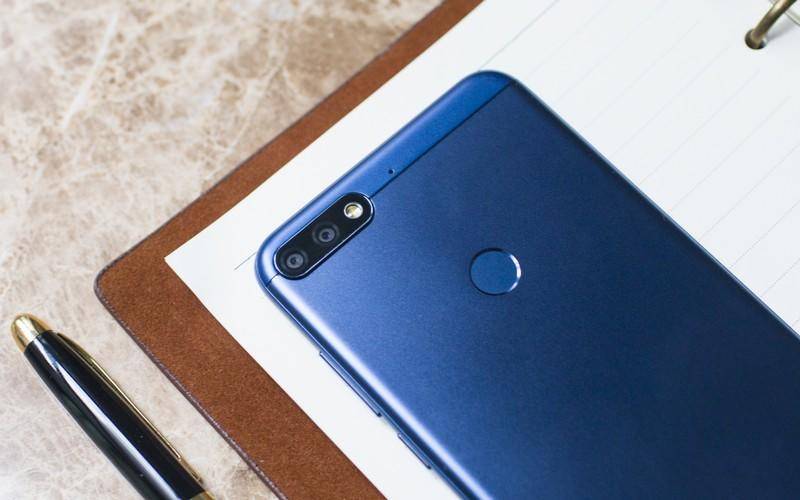 899元就可以购买这么酷炫的神器荣耀畅玩7C全面屏和人脸解锁