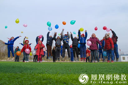 大爱超越语言：北京仁爱志愿者*疆新**慈善行动纪实