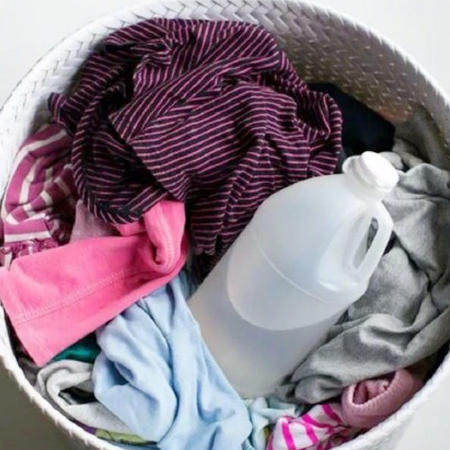 衣服上的顽固汗渍和霉渍怎么去除,有霉点汗渍的衣服怎么洗