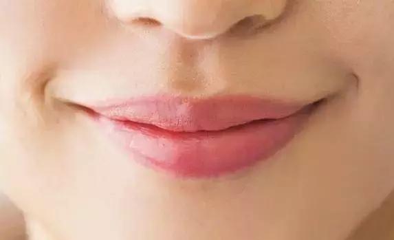 口罩眼镜装扮,口罩眼镜妆容教程