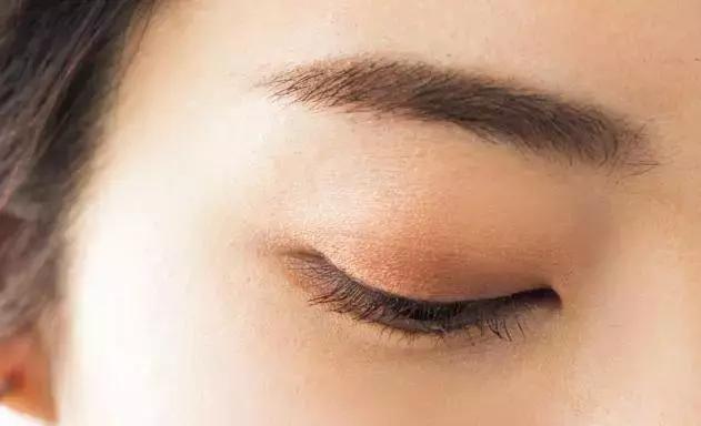 口罩眼镜装扮,口罩眼镜妆容教程