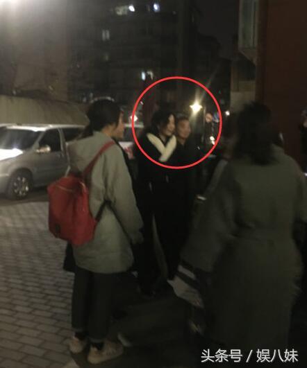 范冰冰皮肤白的发亮 (为什么范冰冰白的发亮)