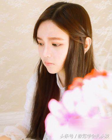 穿长牛仔裙怎么扎头发好看甜美,气质中长发发型女生怎么扎