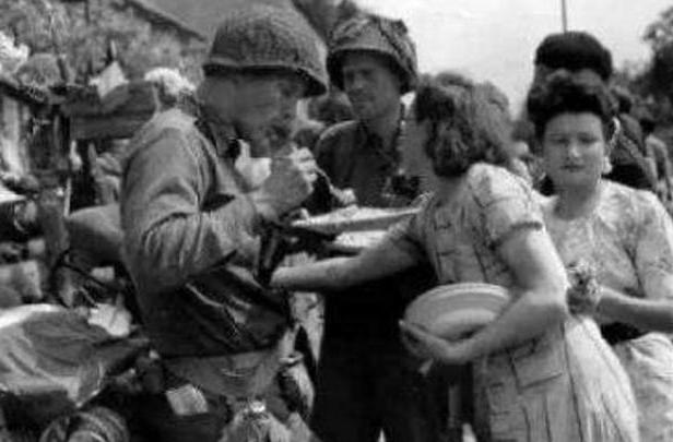 为什么香烟在战争时期算硬通货,二战香烟有多珍贵