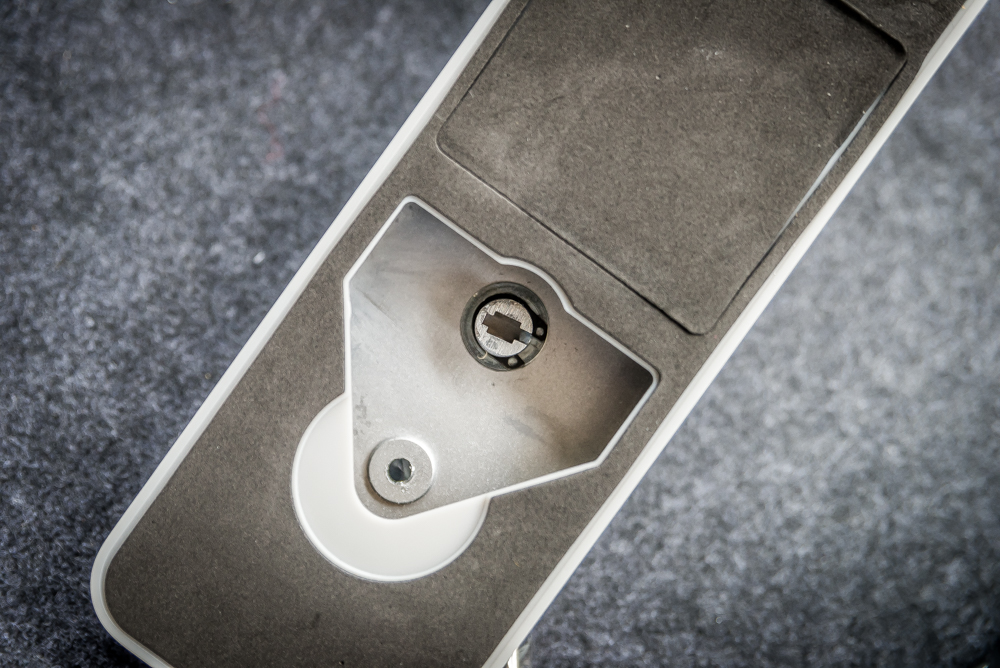 不仅能指纹识别，还可以微信开门，这款指纹锁操作666