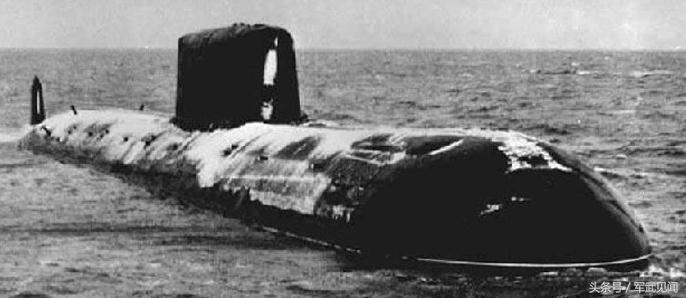 潜艇最深下潜多少米能不被探测到,潜艇最深可以潜多少米
