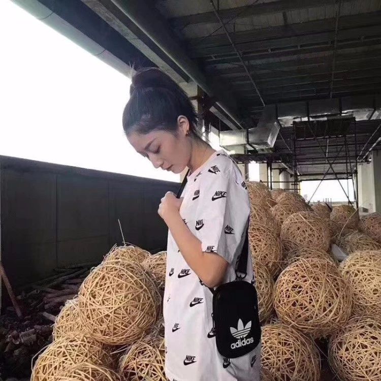 今年流行的ins风短袖t恤,日系潮牌超火ins宽松短袖t恤