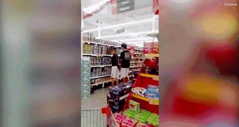 天没亮就来排队,天没亮就出门排队