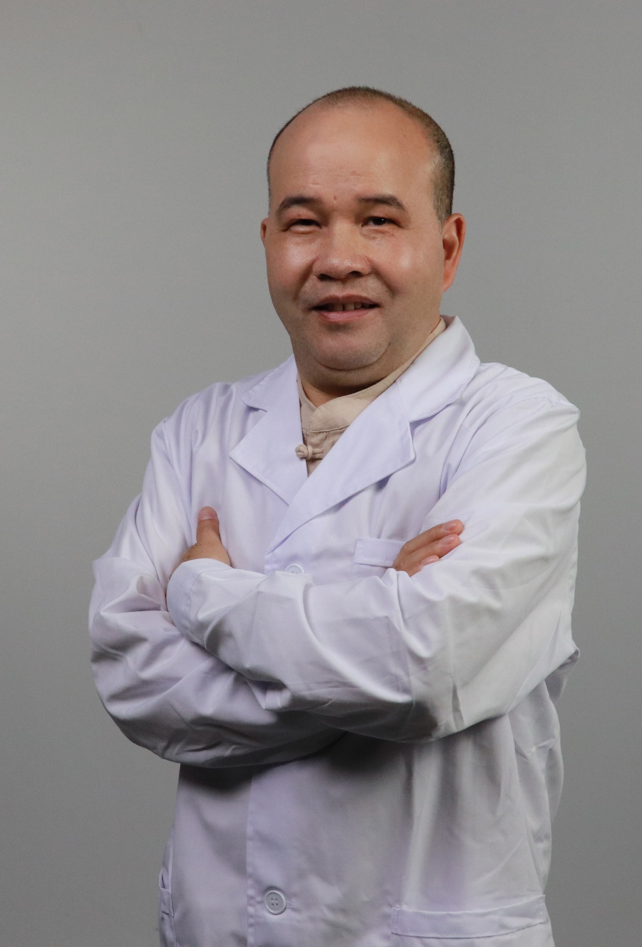 不锋专访对话赖公:一心传承医养文化,但愿天下少疾苦