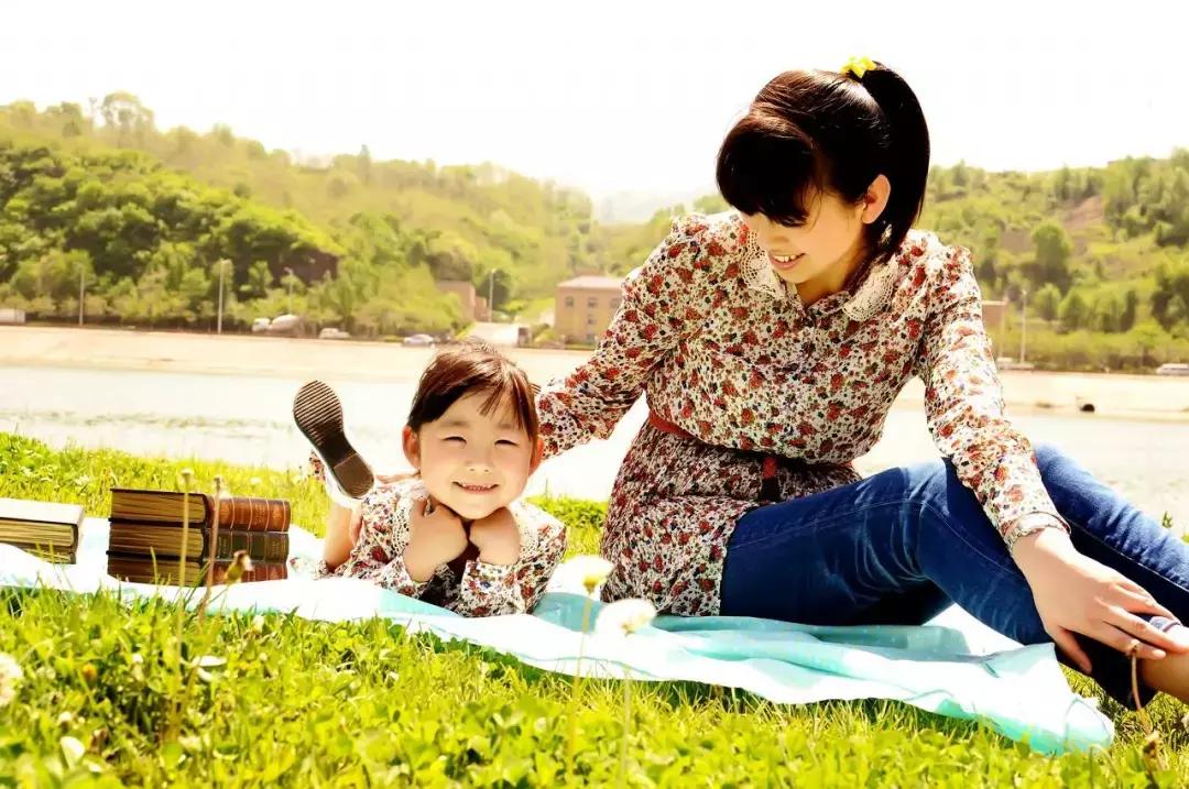 一念天使一念魔鬼下一句,一念天使一念恶魔善恶只在一瞬间