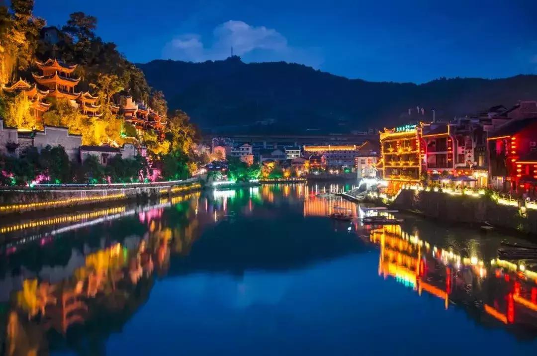 清明小长假去哪玩？国内美到炸的9条旅行线！我去第6条，你呢？