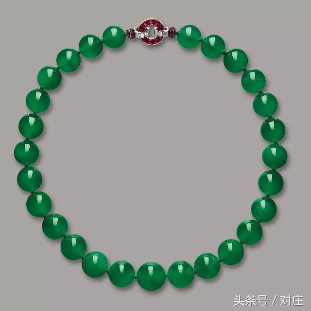 香港保利春拍落槌：一颗翡翠蛋面拍出三千万港币