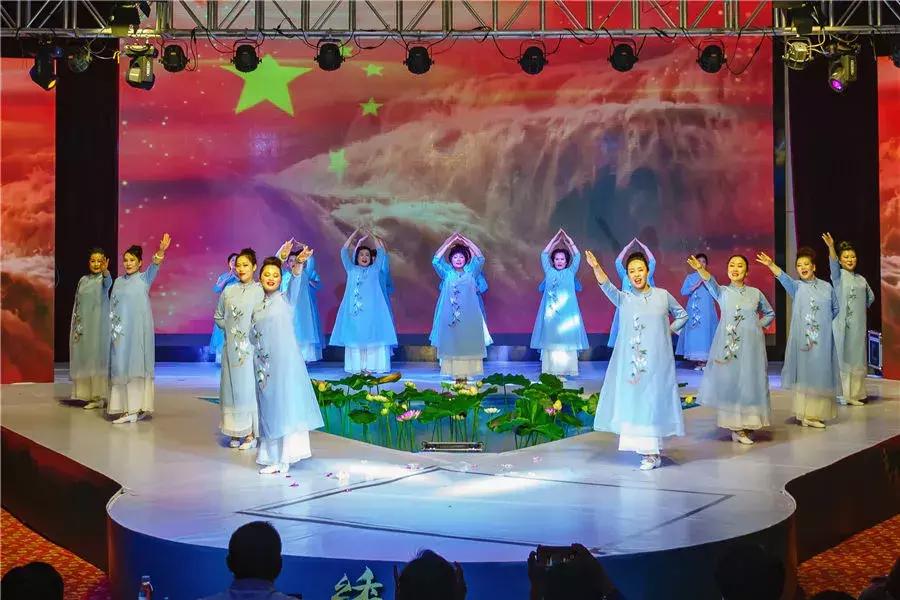 绣爱,绣爱2018民族服饰