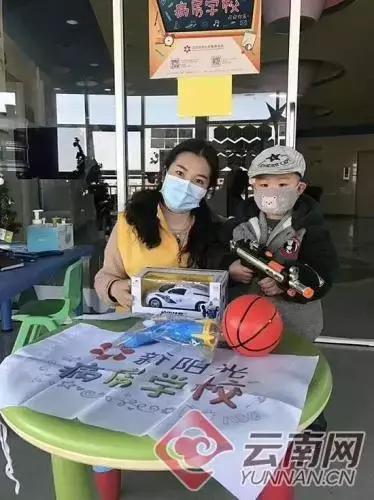 不听话的孩子叫警察叔叔抓走了,家长吓孩子不乖要被警察抓走