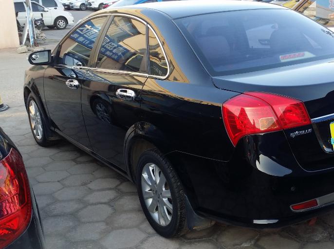 男子购买二手车发现大问题,男子低价购买二手车深夜被拖走