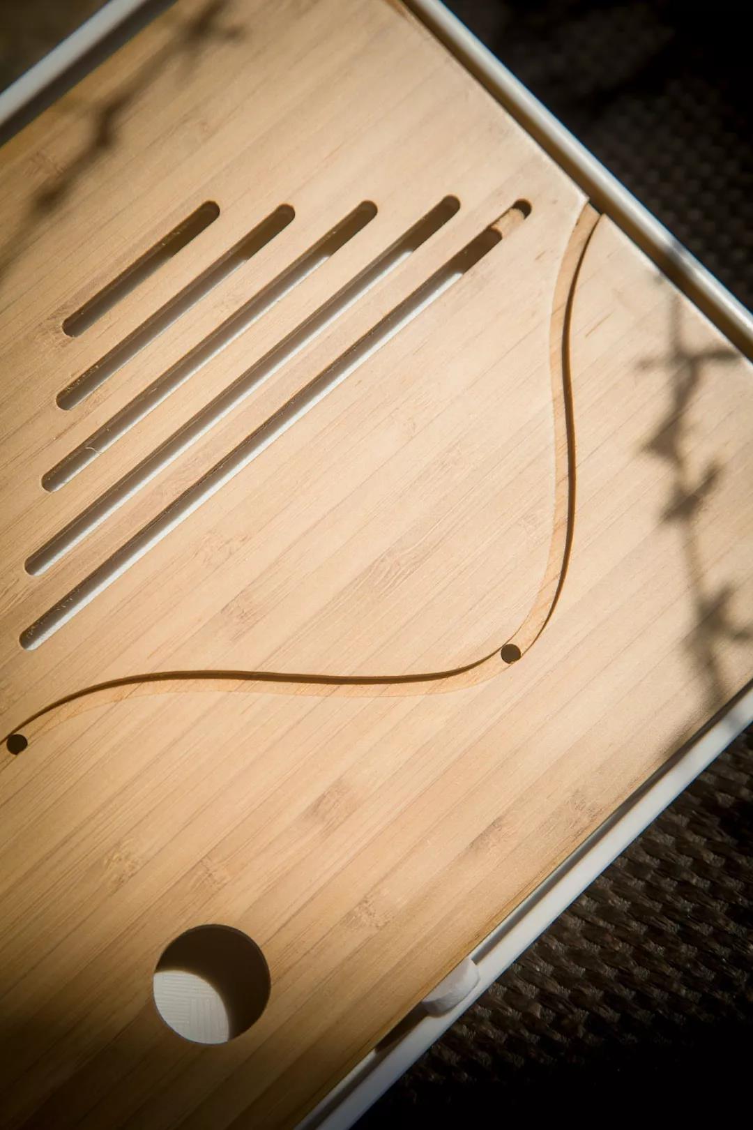 少了知己作陪，有它一样尽兴！