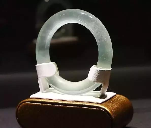 最美的翡翠玉手镯,最美玉手镯各种款式