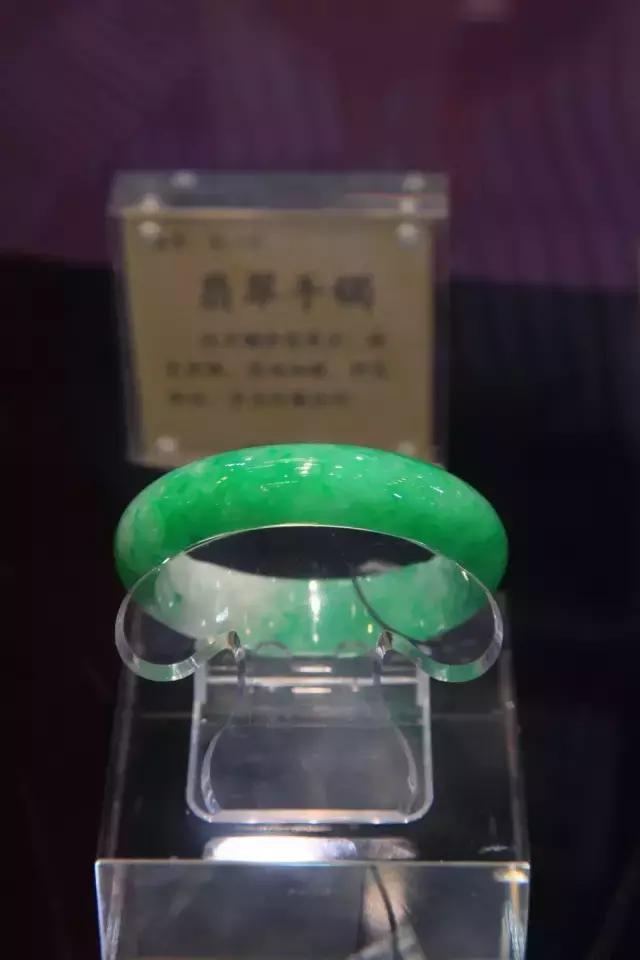 最美的翡翠玉手镯,最美玉手镯各种款式