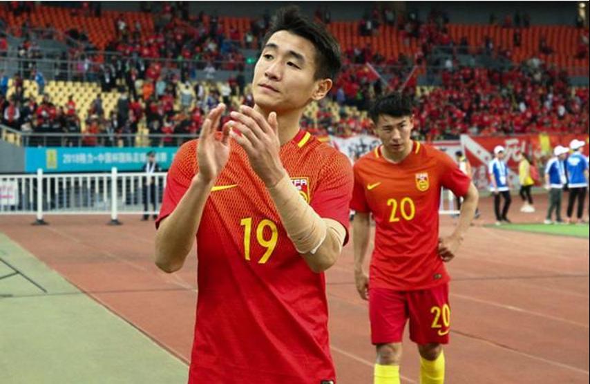 国足黑纹龙球衣,国足暗黑龙球服