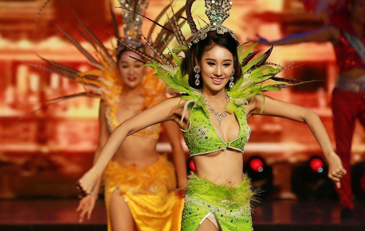 泰国“人妖”光鲜背后的辛酸史