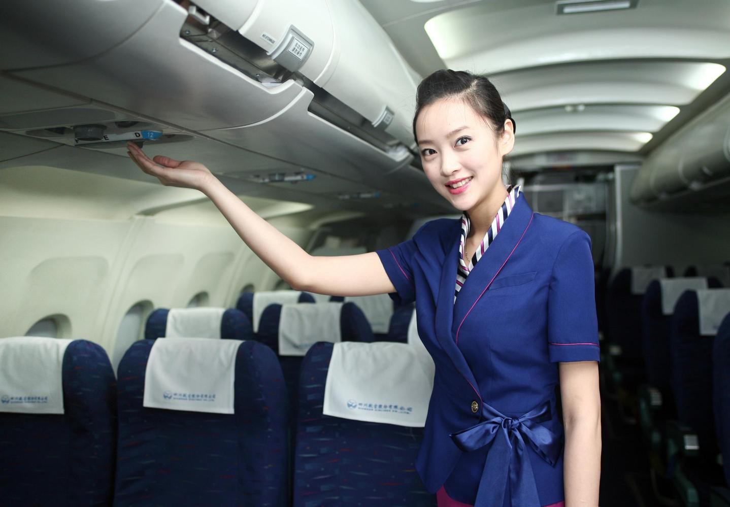 空姐穿连裤袜和普通袜的区别,空姐穿连裤袜和普通袜有什么区别