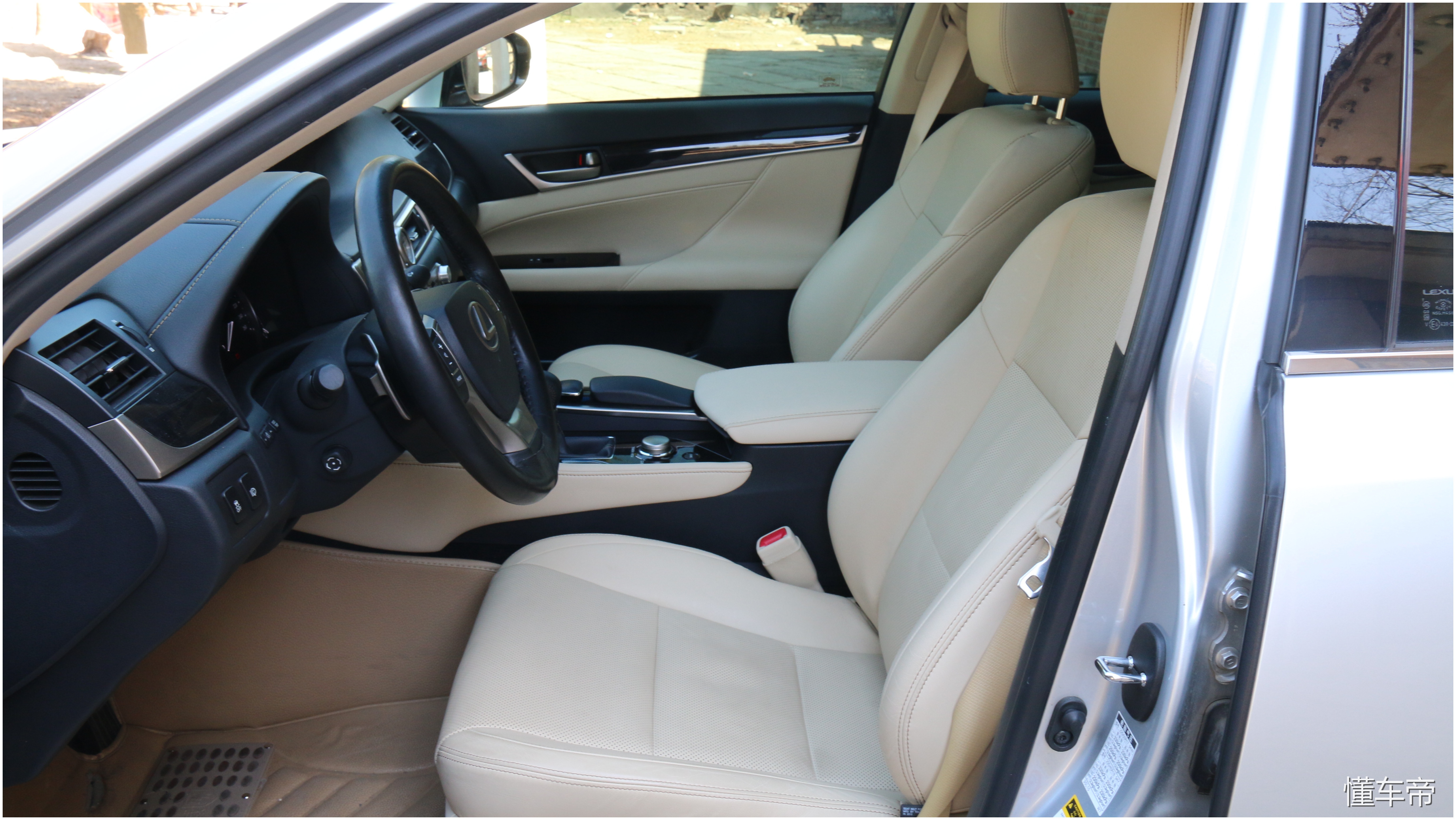 新车卖不动,12款雷克萨斯gs250二手车价格