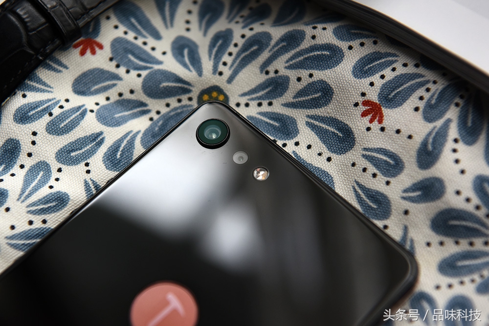 不吹不黑手机测评,如何评价锤子坚果pro2s