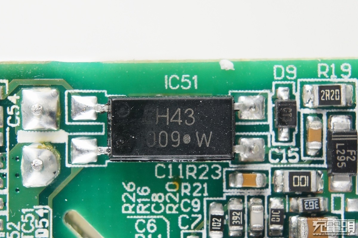 魅族充电器二换一,魅族原装充电器拆解