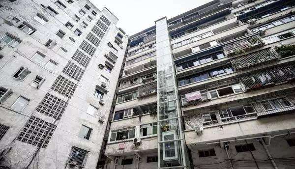 南京将加大引入第三方服务，专岗专人替居民跑腿