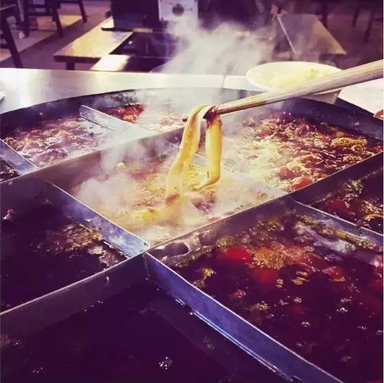 这几家老火锅，征服了重庆一代又一代吃货的胃！