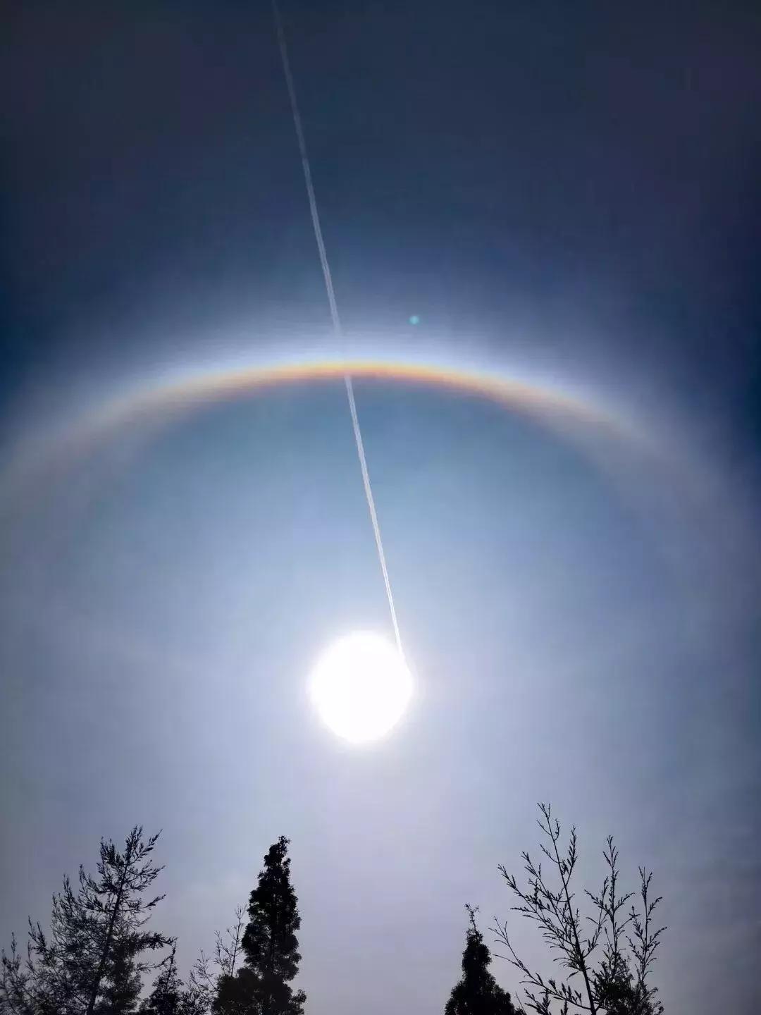 今天的太阳很特别,网友调侃:有妖怪!懂的人笑了:日晕三更雨