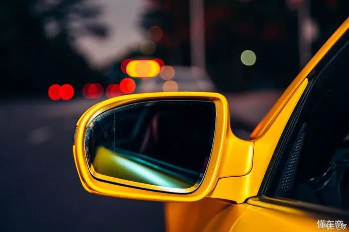 奔驰slk200硬顶敞篷哪个颜色好看,奔驰slk200敞篷版值得买吗